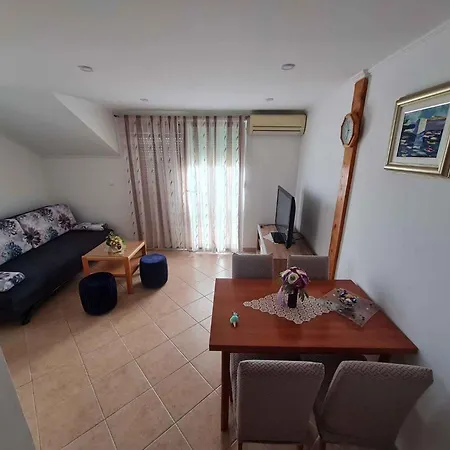 Apartment In 43519